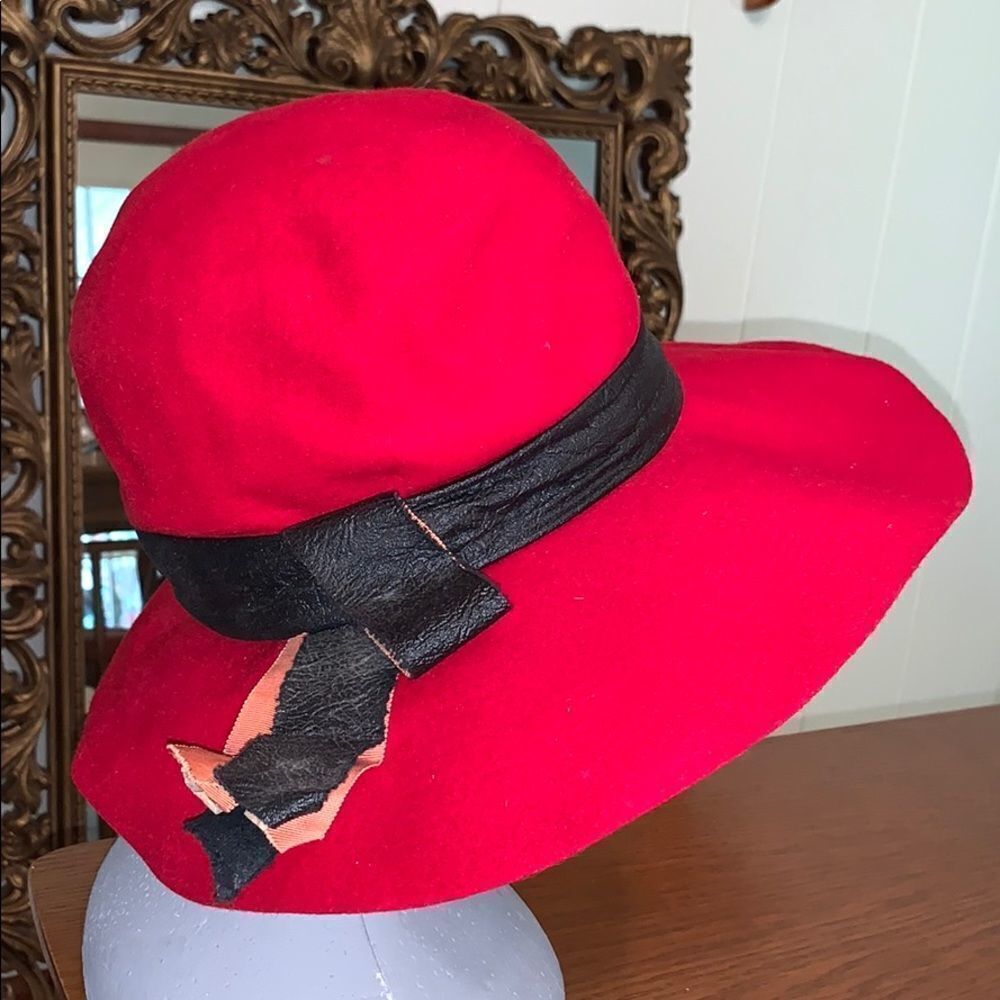 Vtg 60’s Sears Millinery Red felt hat/‎ black band